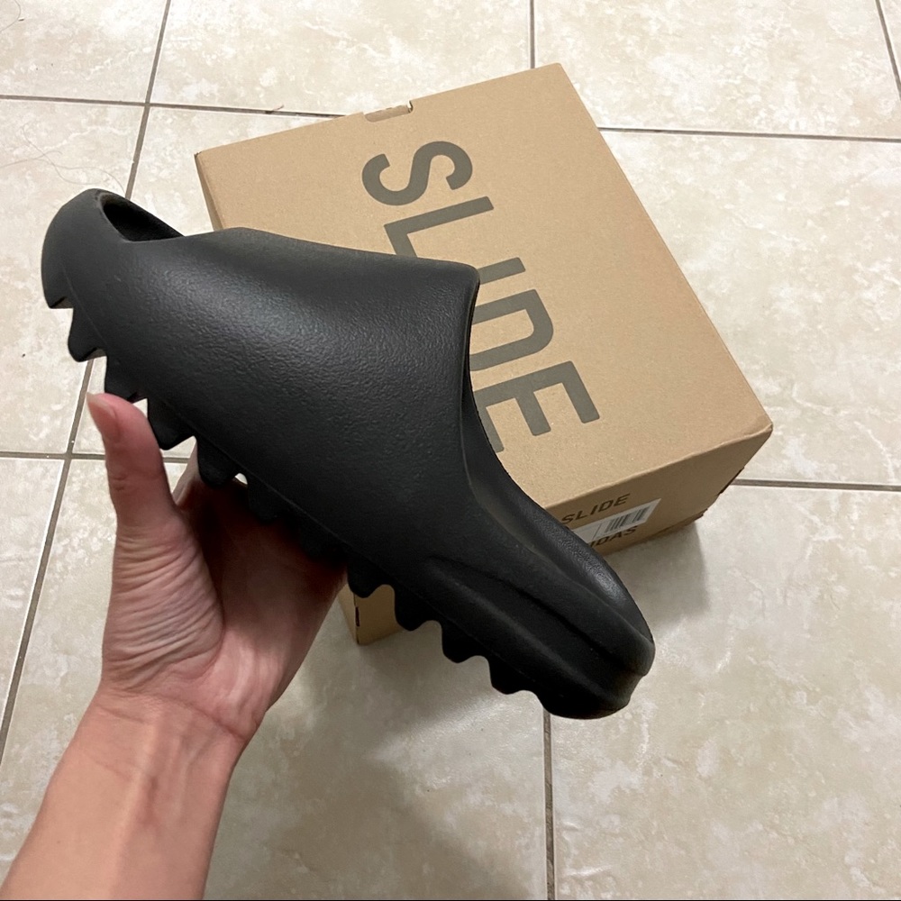SOLD via EMT - Yeezy Slide Onyx Black Size 5 M (Size 6 W) DS - Picture 1 of 5